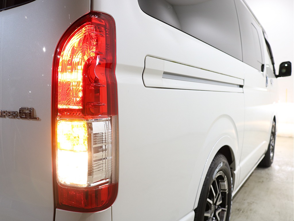 トヨタ ハイエースバン(23枚目)