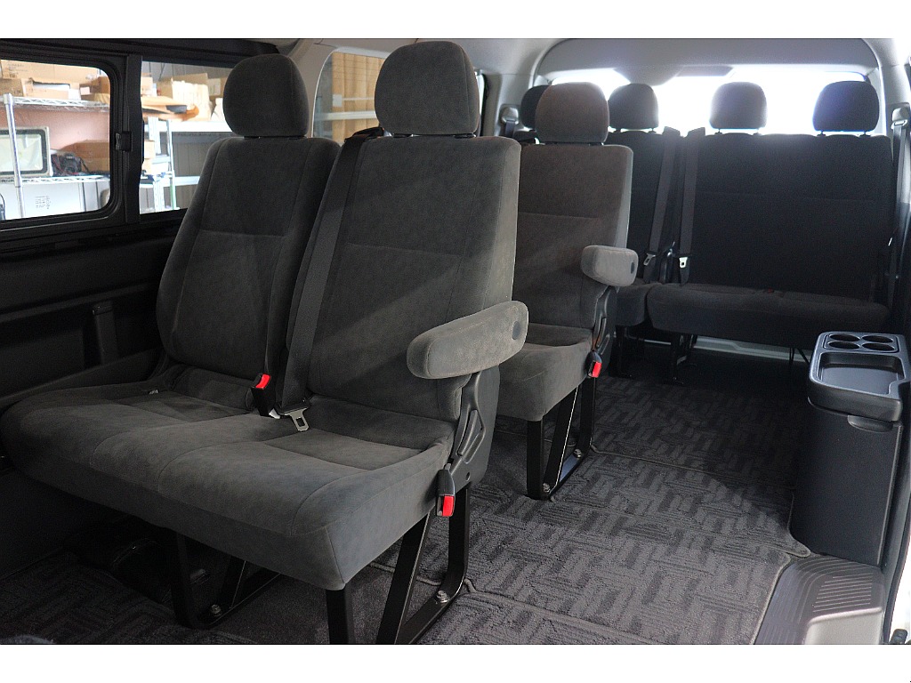 トヨタ ハイエース(7枚目)