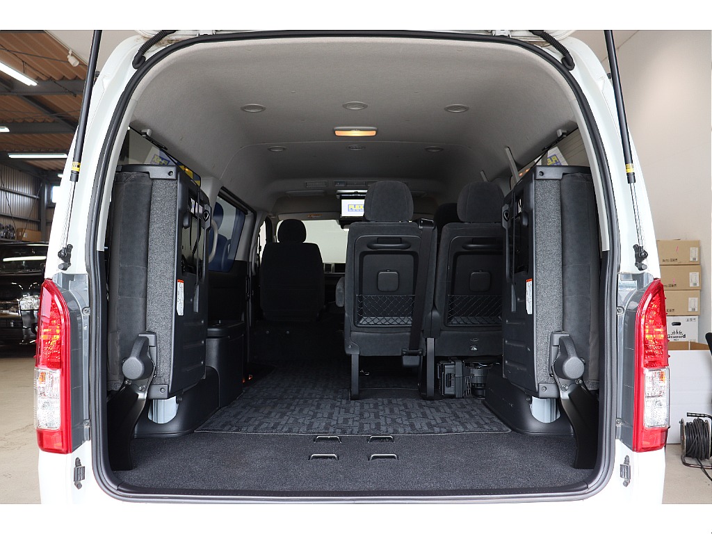 トヨタ ハイエース(9枚目)