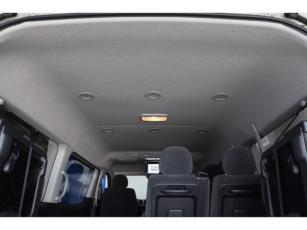 トヨタ ハイエース(10枚目)