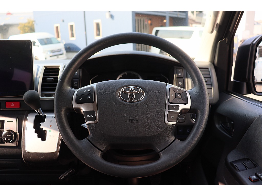 トヨタ ハイエース(24枚目)