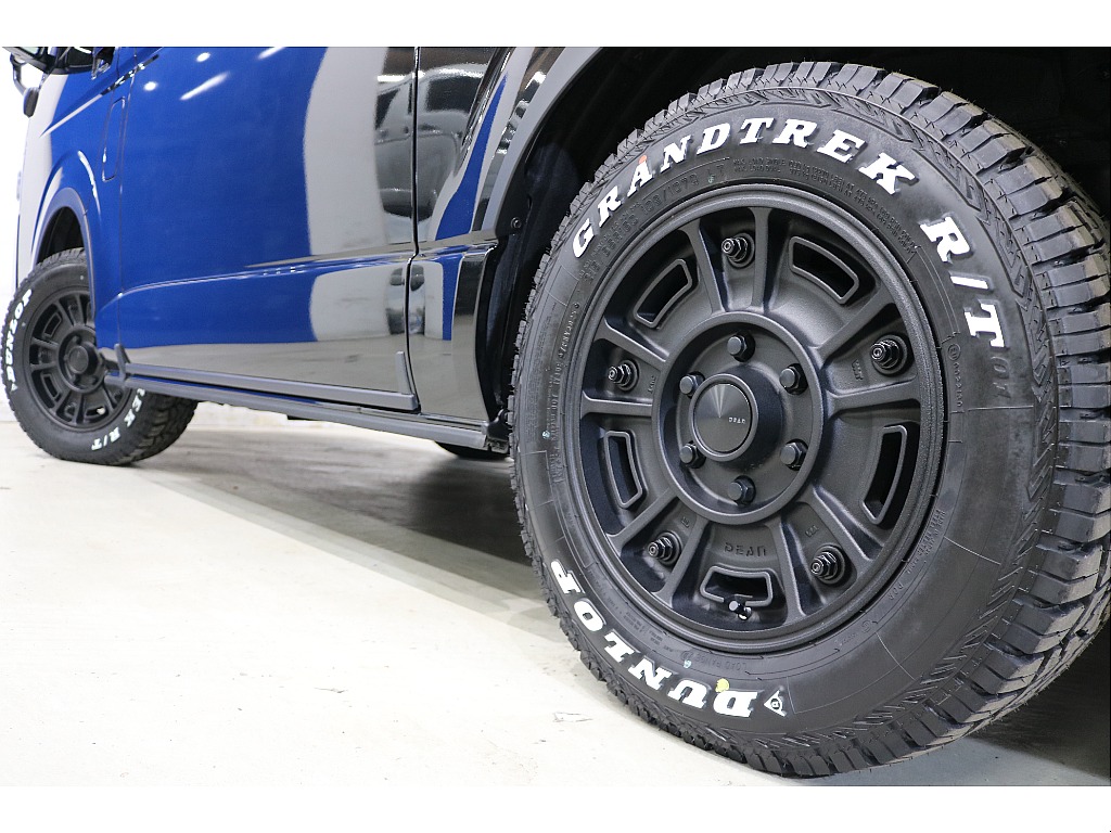 トヨタ ハイエース(4枚目)