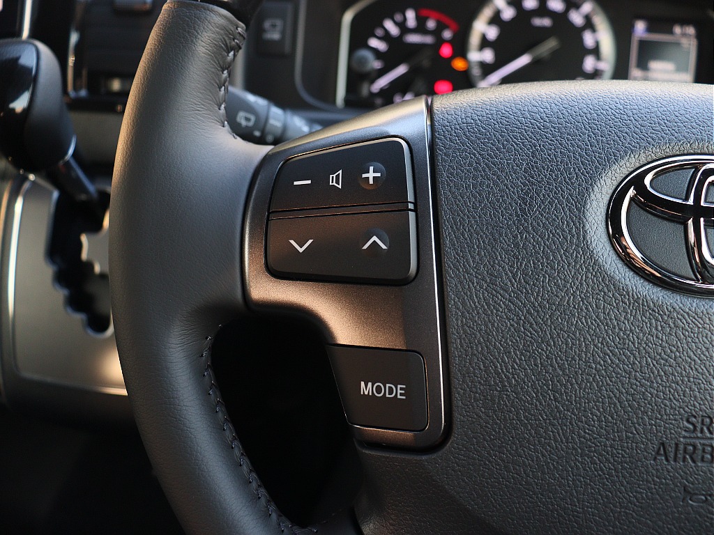 ステアリングリモコン（左）