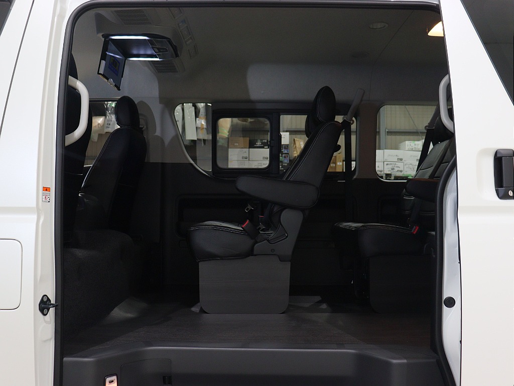 トヨタ ハイエース(9枚目)