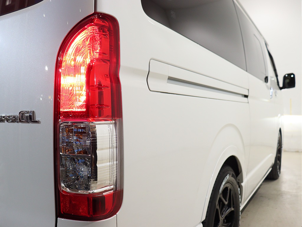 トヨタ ハイエースバン(18枚目)