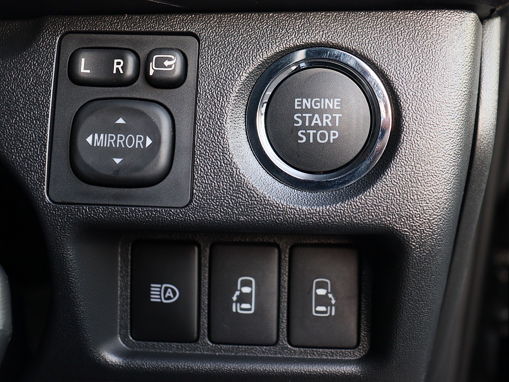 トヨタ ハイエースバン(34枚目)