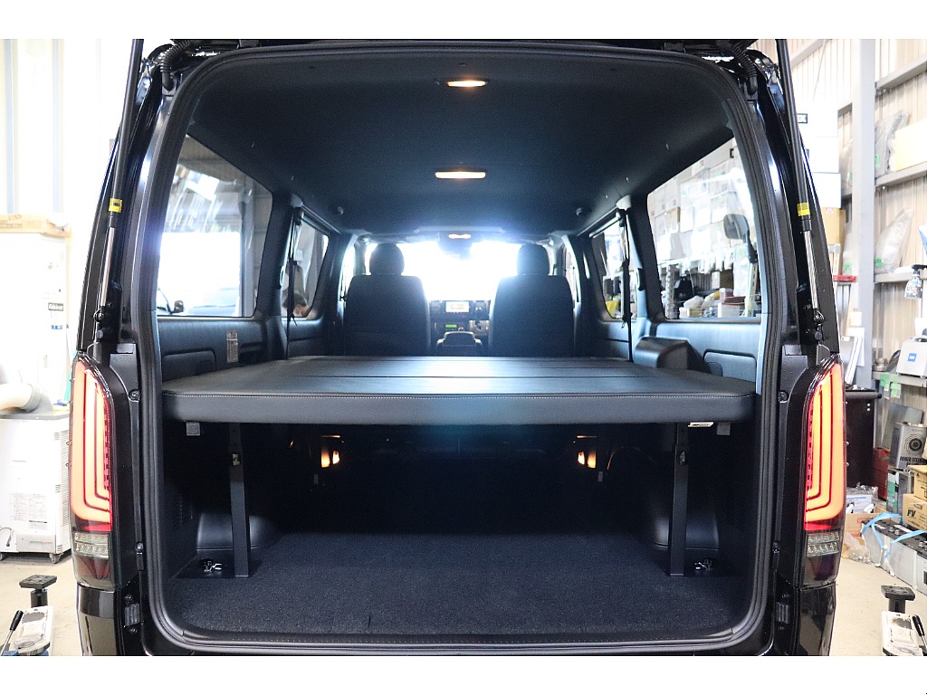 トヨタ ハイエースバン(9枚目)