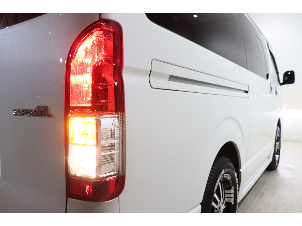 トヨタ ハイエースバン(20枚目)