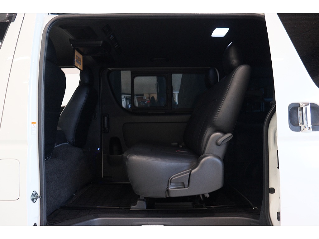 トヨタ ハイエースバン(50枚目)