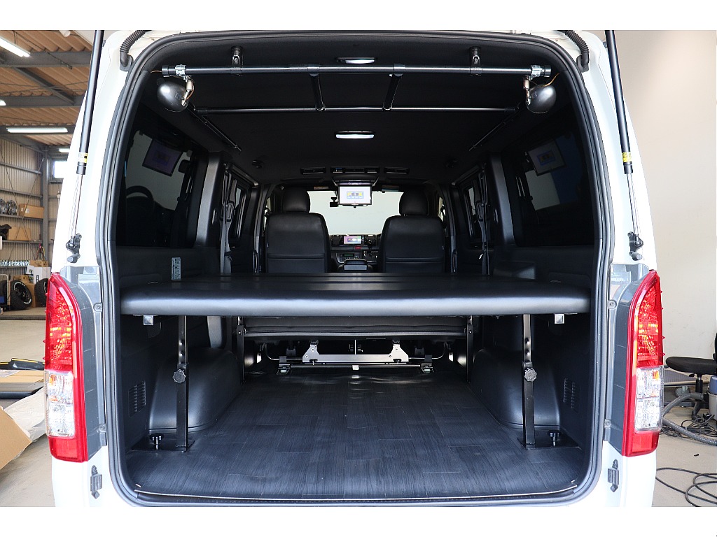 トヨタ ハイエースバン(10枚目)