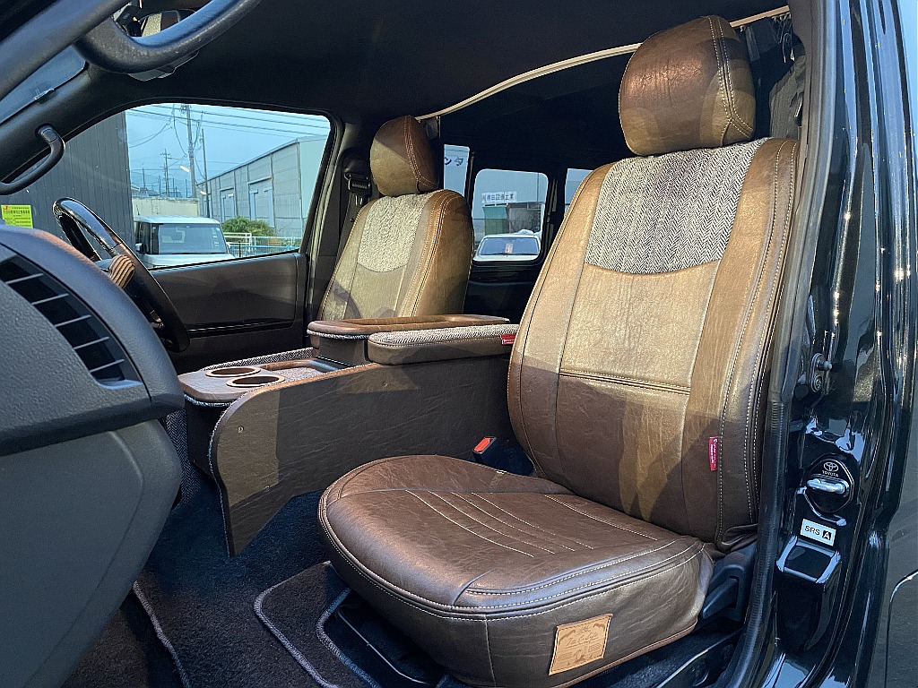 トヨタ ハイエースバン(10枚目)