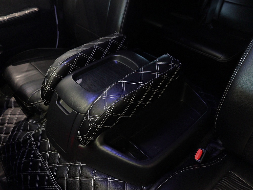 社外アームレスト