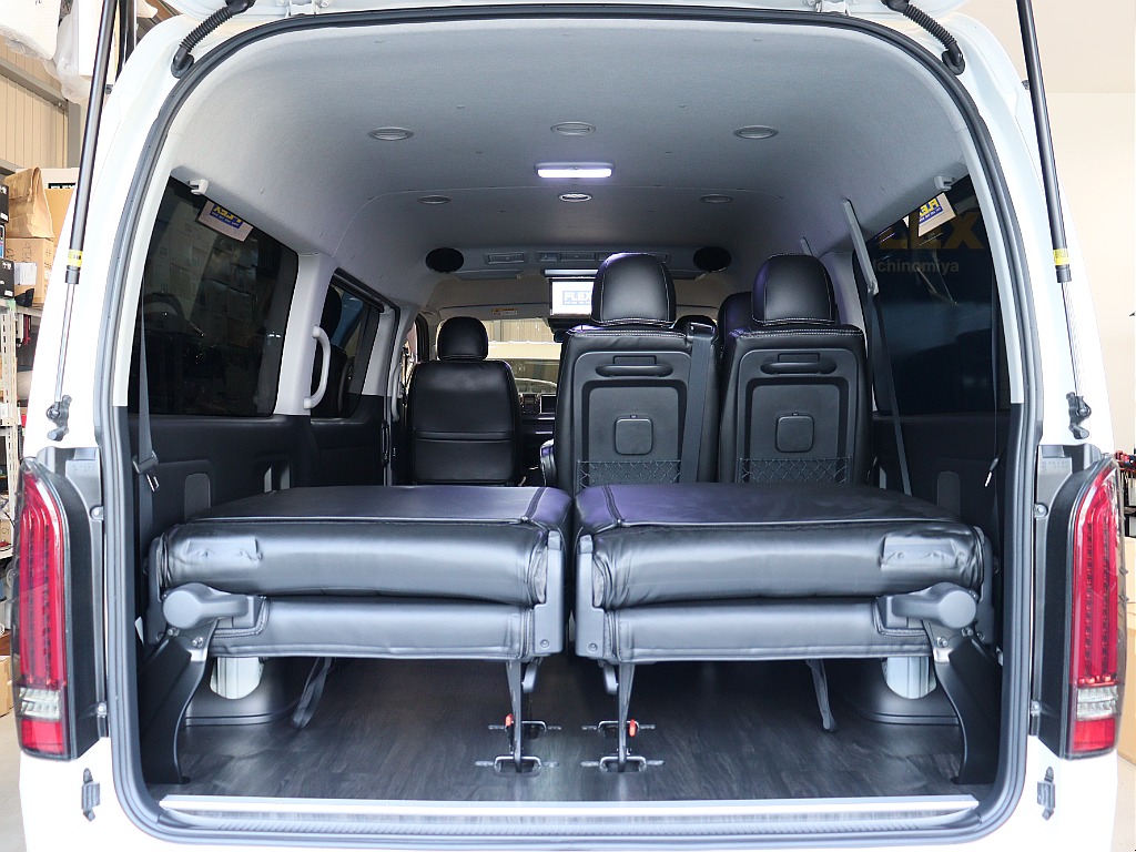 トヨタ ハイエース(8枚目)