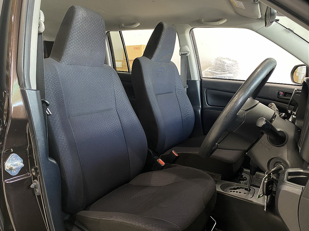 トヨタ プロボックスバン(4枚目)