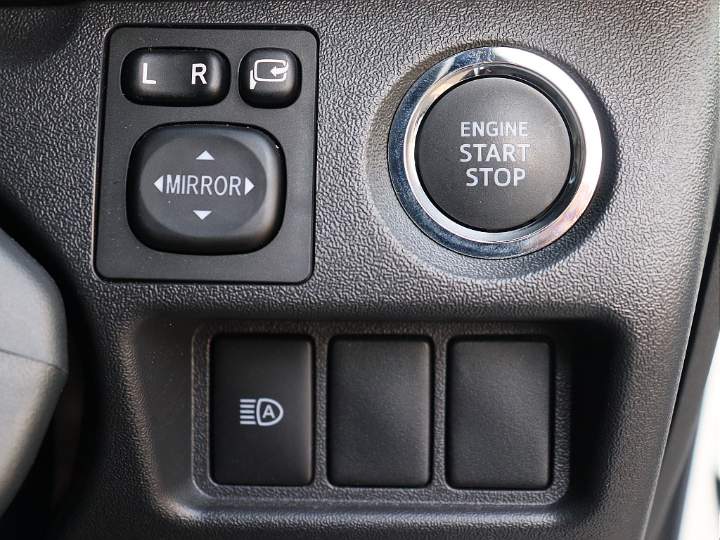 トヨタ ハイエースバン(34枚目)