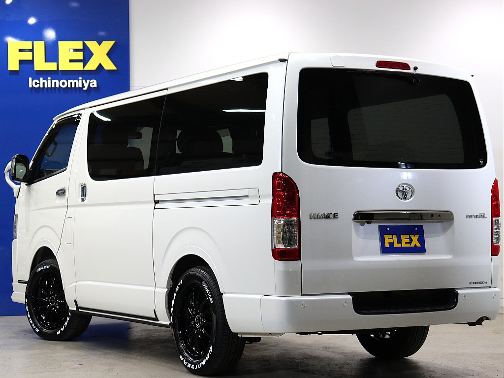 トヨタ ハイエースバン(13枚目)