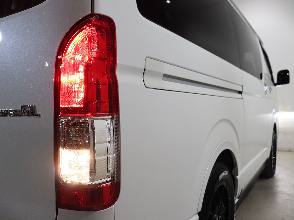 トヨタ ハイエースバン(19枚目)