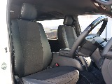 トヨタ ハイエースバン(4枚目)