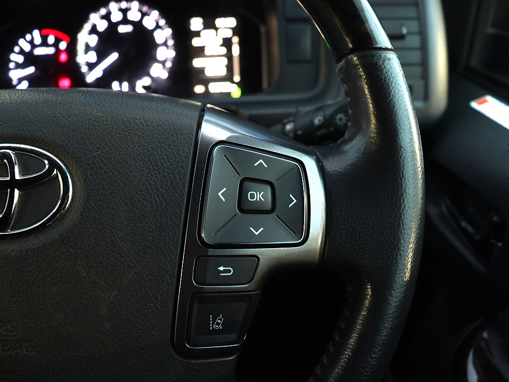 トヨタ ハイエースバン(32枚目)