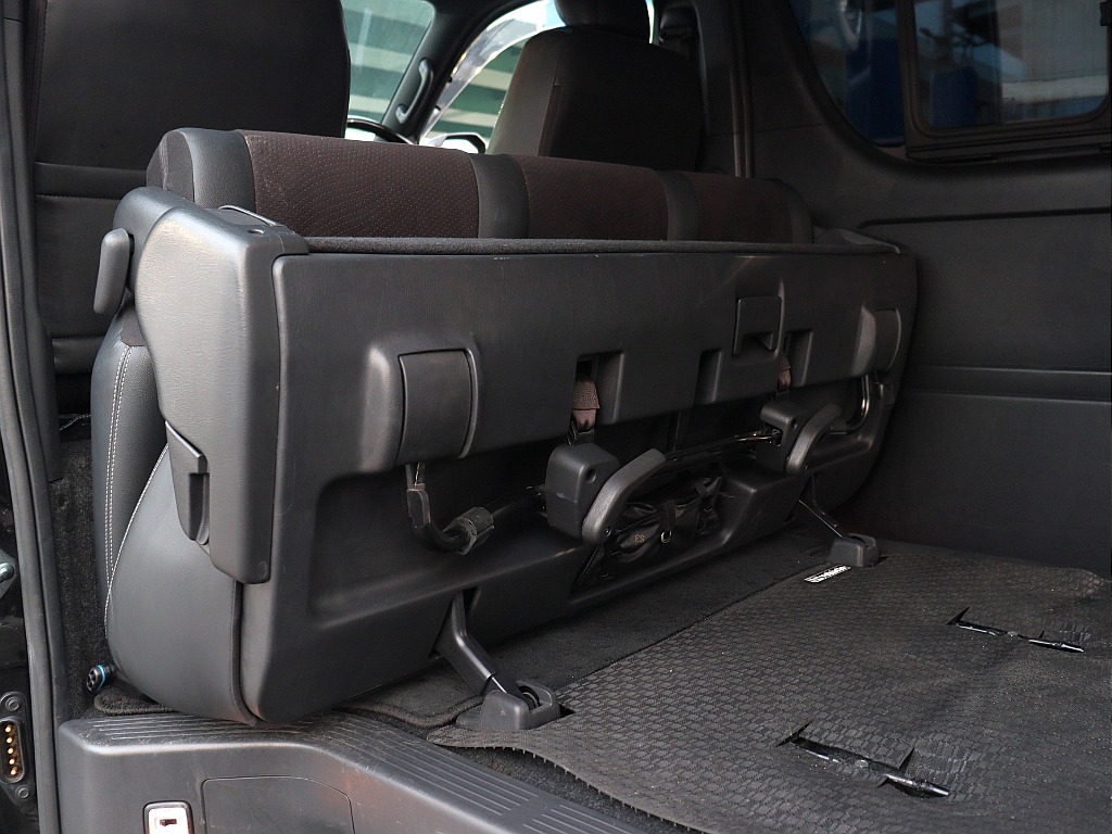 トヨタ ハイエースバン(8枚目)