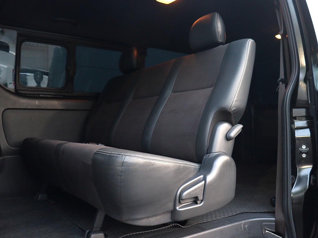 トヨタ ハイエースバン(9枚目)