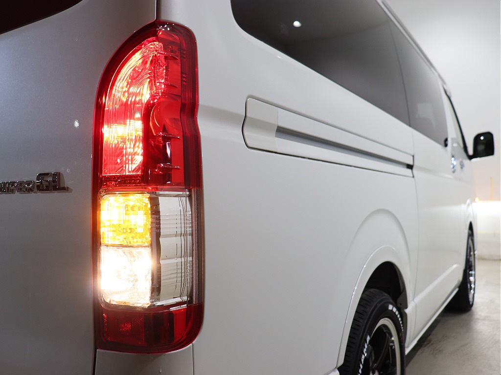 トヨタ ハイエースバン(20枚目)