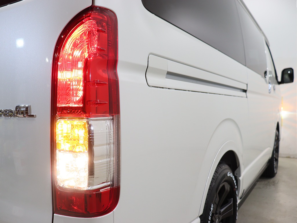 トヨタ ハイエースバン(19枚目)