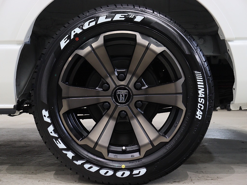 FLEX アーバングランデ １７インチAW/グッドイヤーナスカータイヤ