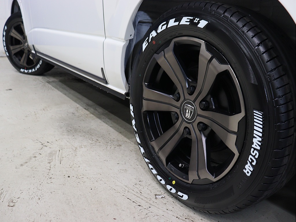 FLEX アーバングランデ １７インチAW/グッドイヤーナスカータイヤ