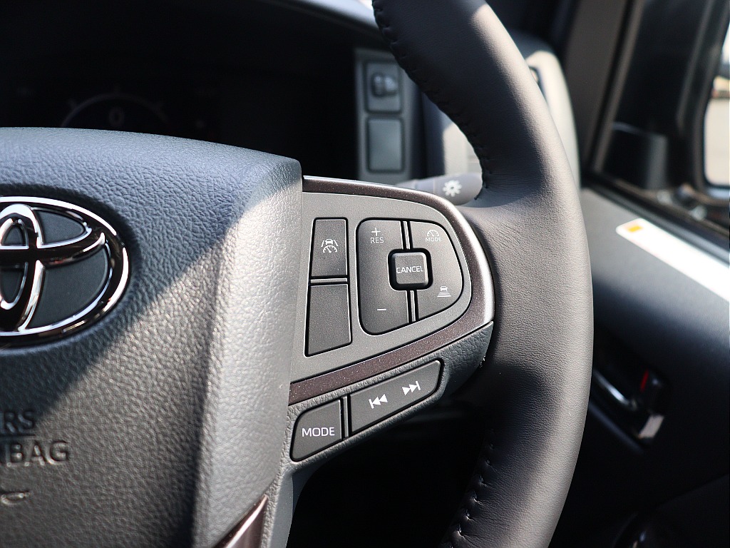 ステアリングリモコン（右）