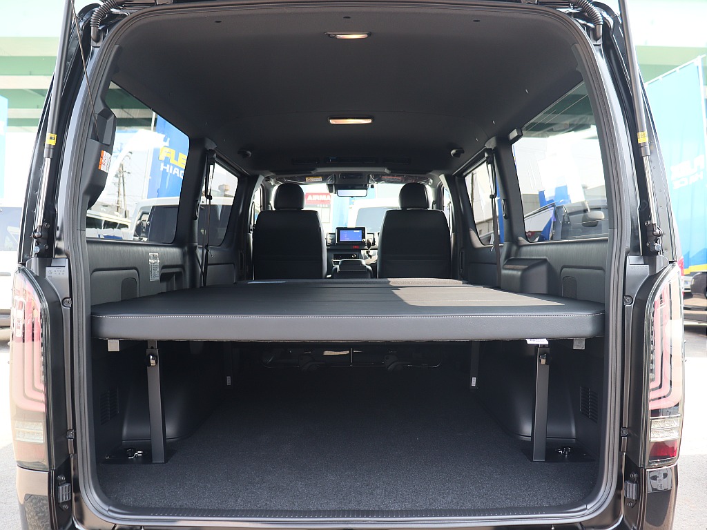 トヨタ ハイエースバン(10枚目)