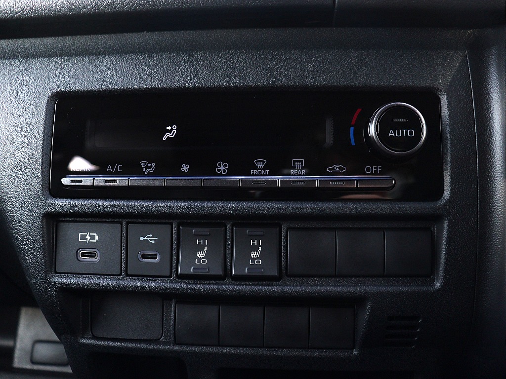 トヨタ ハイエースバン(28枚目)