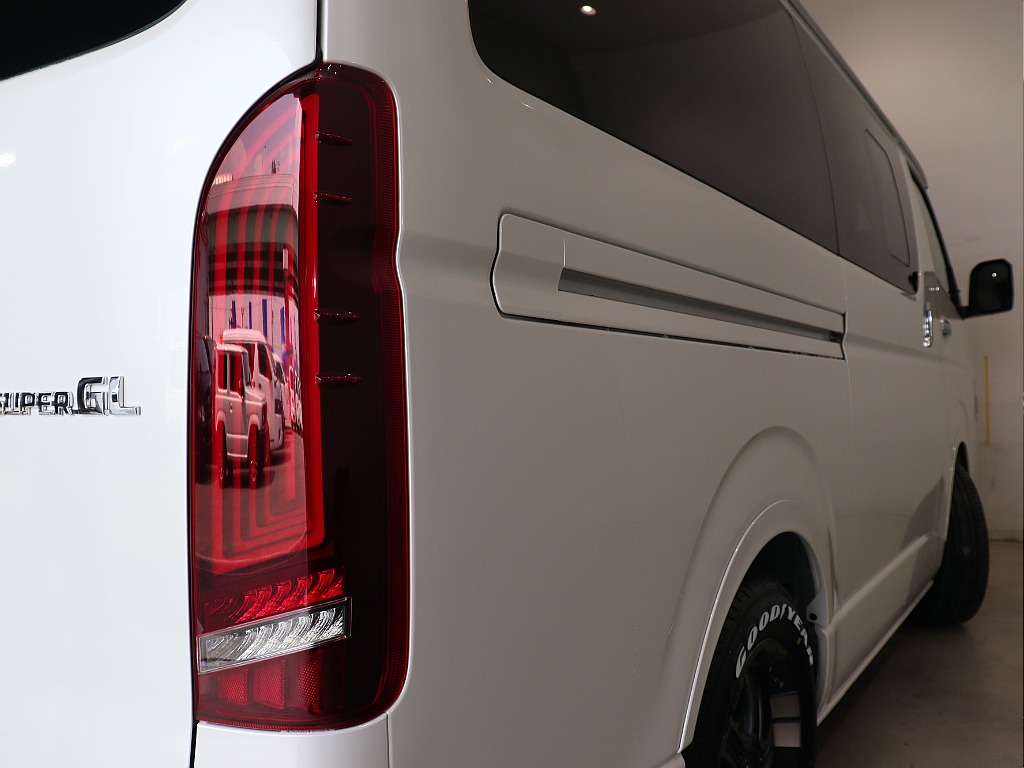 トヨタ ハイエースバン(17枚目)