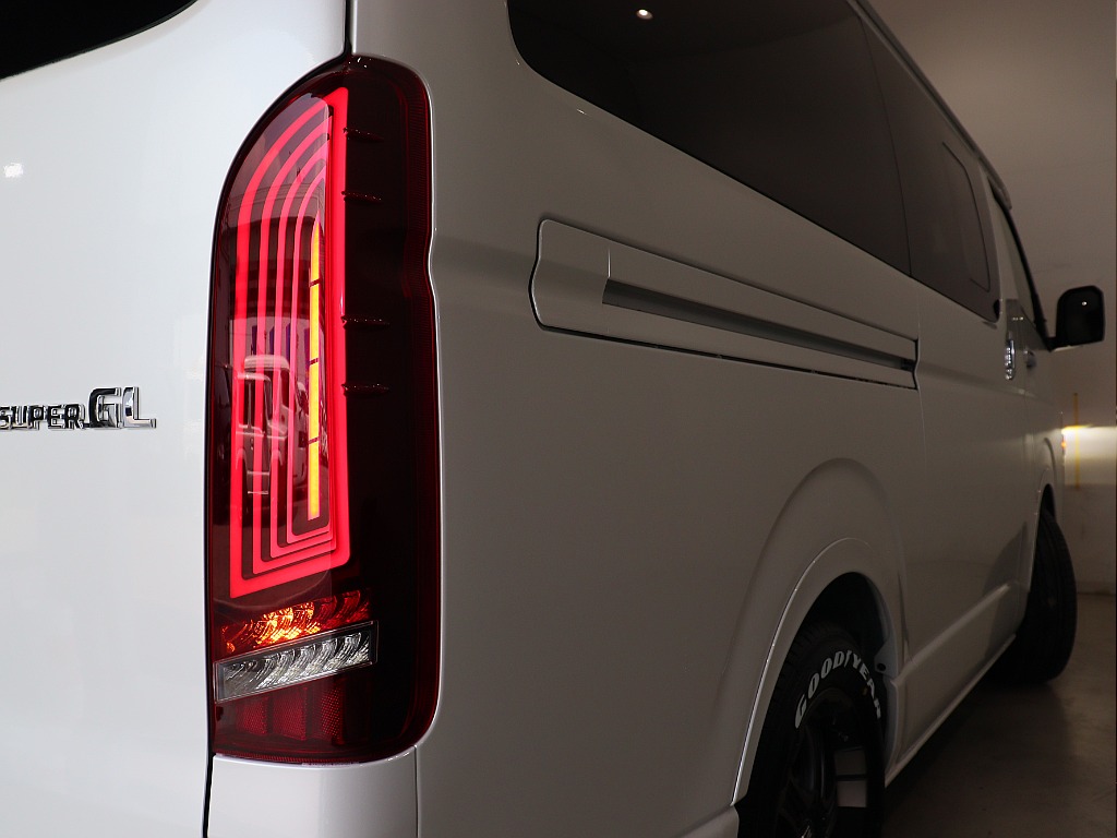 トヨタ ハイエースバン(18枚目)