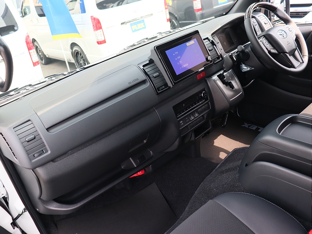 トヨタ ハイエースバン(9枚目)