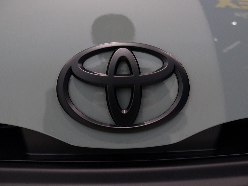 トヨタエンブレム　マットブラック