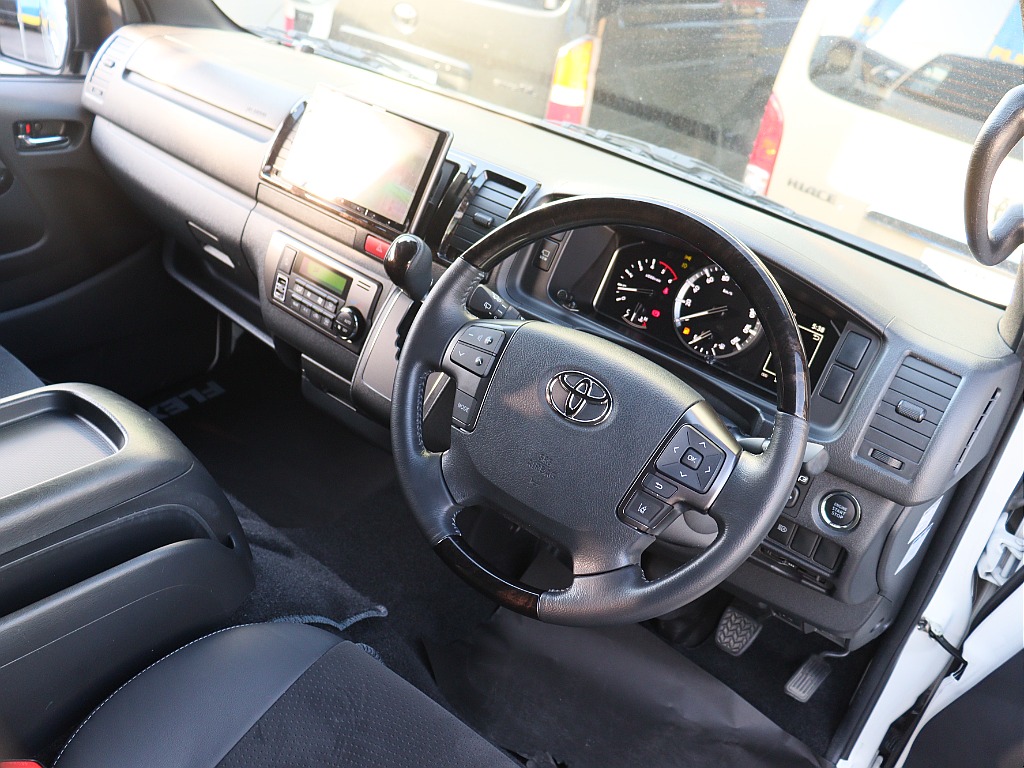 トヨタ ハイエースバン(22枚目)