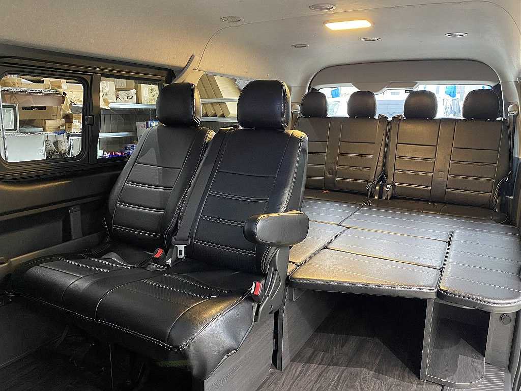 トヨタ ハイエース(2枚目)