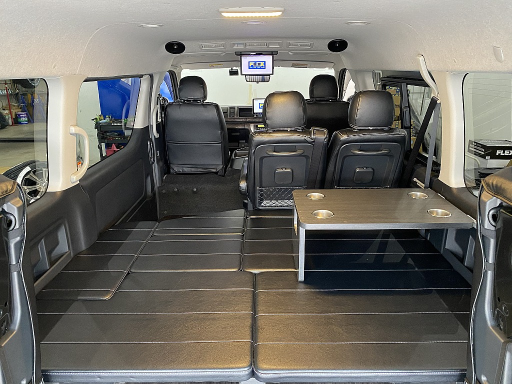 トヨタ ハイエース(3枚目)