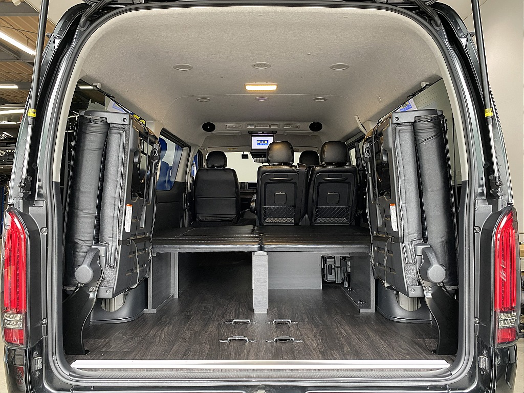 トヨタ ハイエース(5枚目)