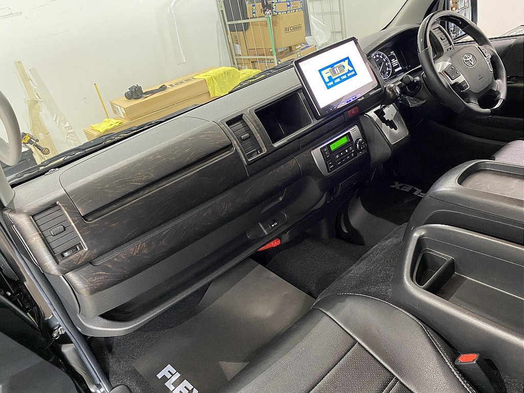 トヨタ ハイエース(9枚目)