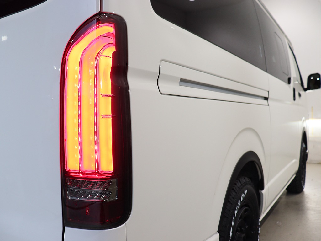 トヨタ ハイエースバン(18枚目)