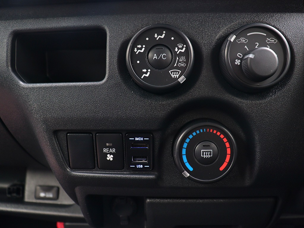 トヨタ ハイエースバン(28枚目)