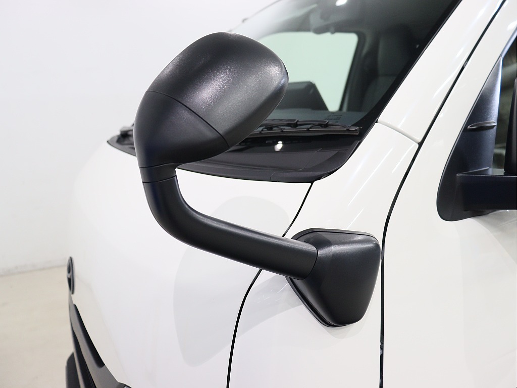 トヨタ ハイエースバン(35枚目)