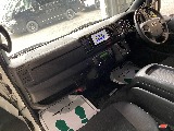 トヨタ ハイエースバン(9枚目)