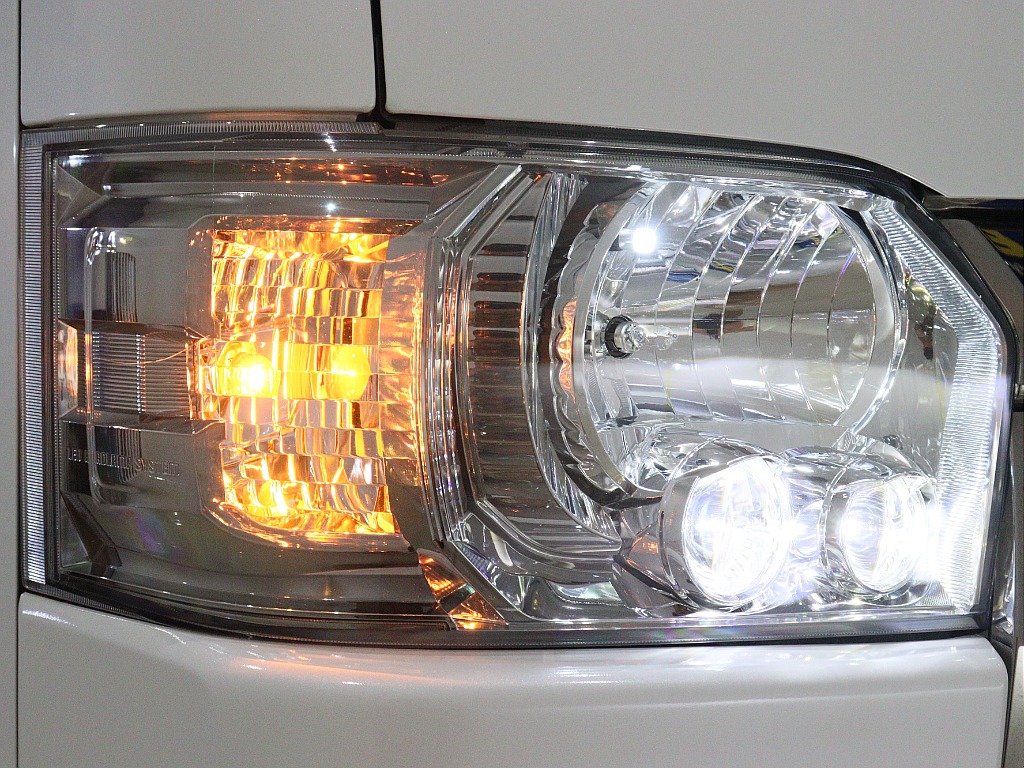 トヨタ ハイエースバン(25枚目)