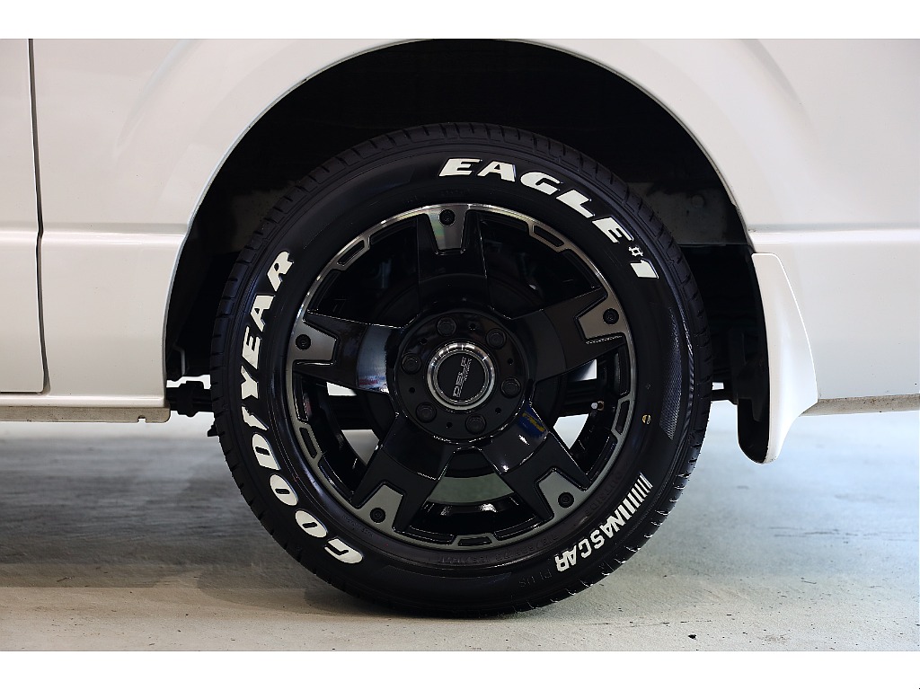 トヨタ ハイエースバン(32枚目)