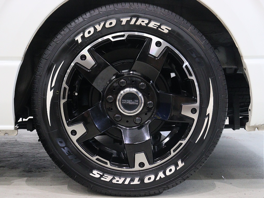トヨタ ハイエースバン(8枚目)