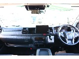 トヨタ ハイエース(2枚目)