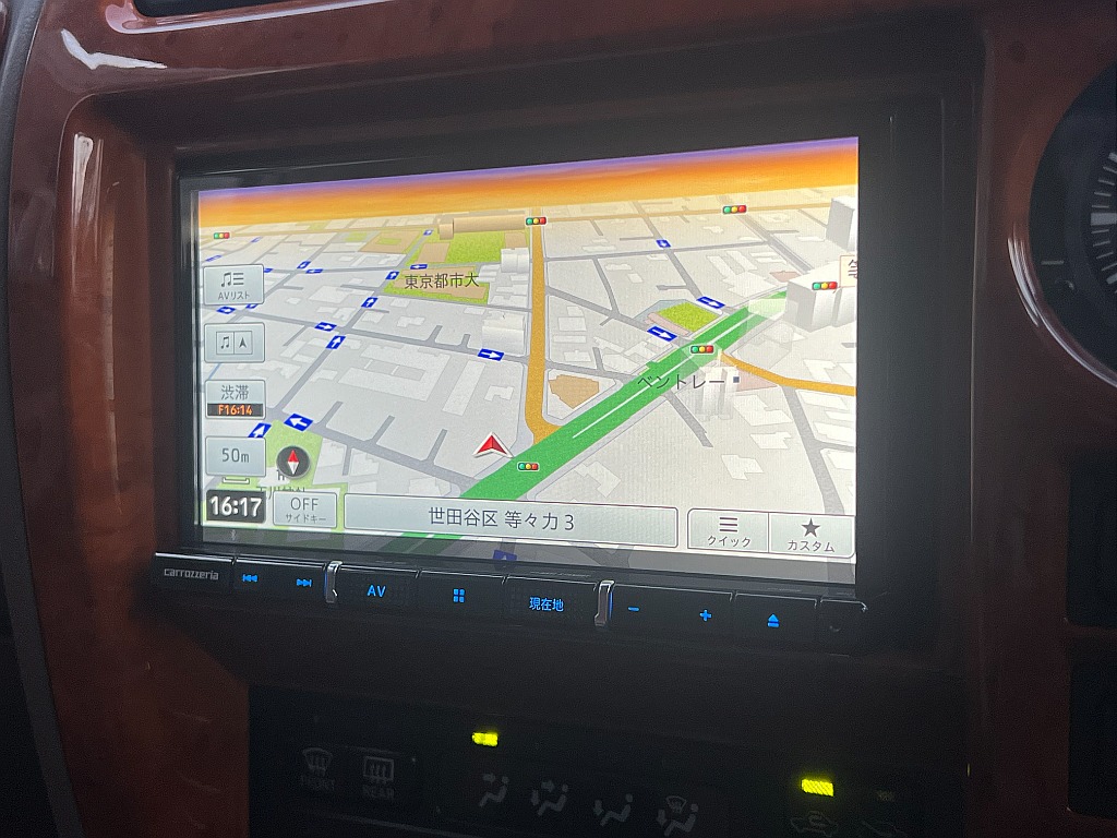 新品カロッツェリア製ナビをインストールしています！